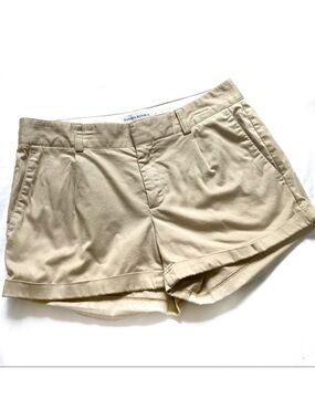 Banana Republic fold over cuff cream shorts